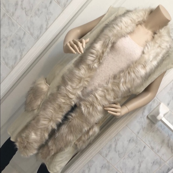 IVORY SOFT KNIT SHAWL COLLAR FAUX FUR POCKET VEST - Picture 5 of 8